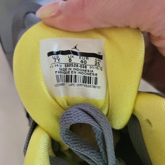 Air Jordan 2013 8 Retro GS‎ 'Laney' NWOT Girls Shoes Size 7Y Blue Yellow Gray - Picture 7 of 9